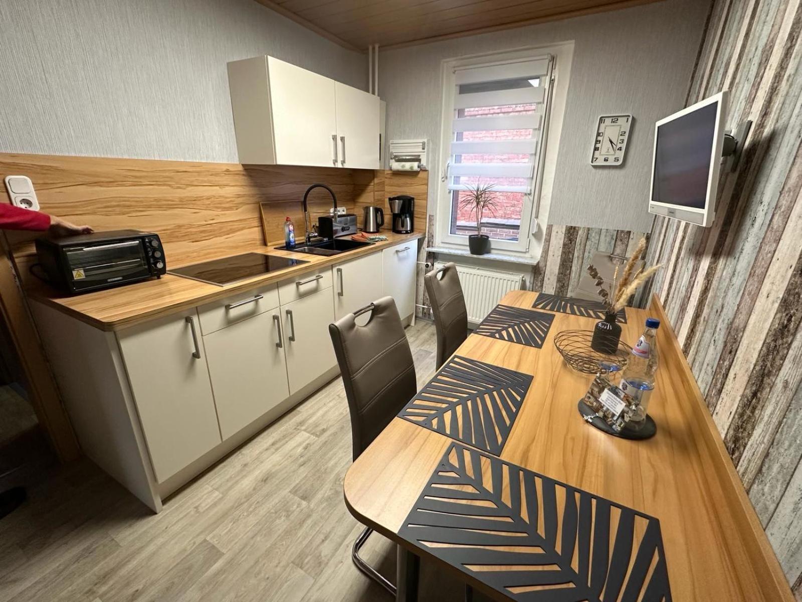 Christels Ferienwohnung 2 In Thale Mit Ueberdachter Terrasse, Kueche Mit Tv & Geschirrspueler Esterno foto